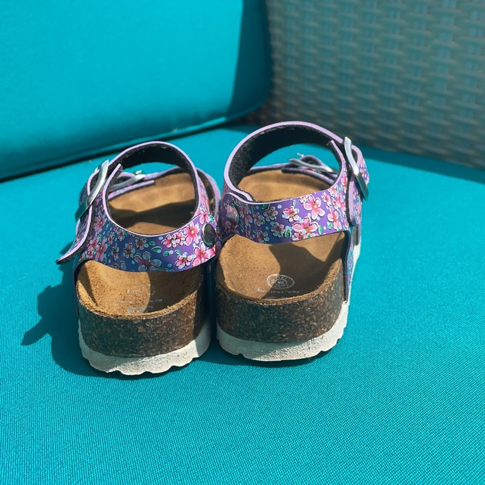 Shoes - Picture 4 of 6